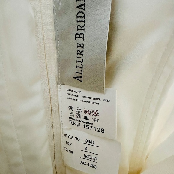 BRAND NEW Allure Bridal Wedding Ball Gown Size 8 - Picture 7 of 13
